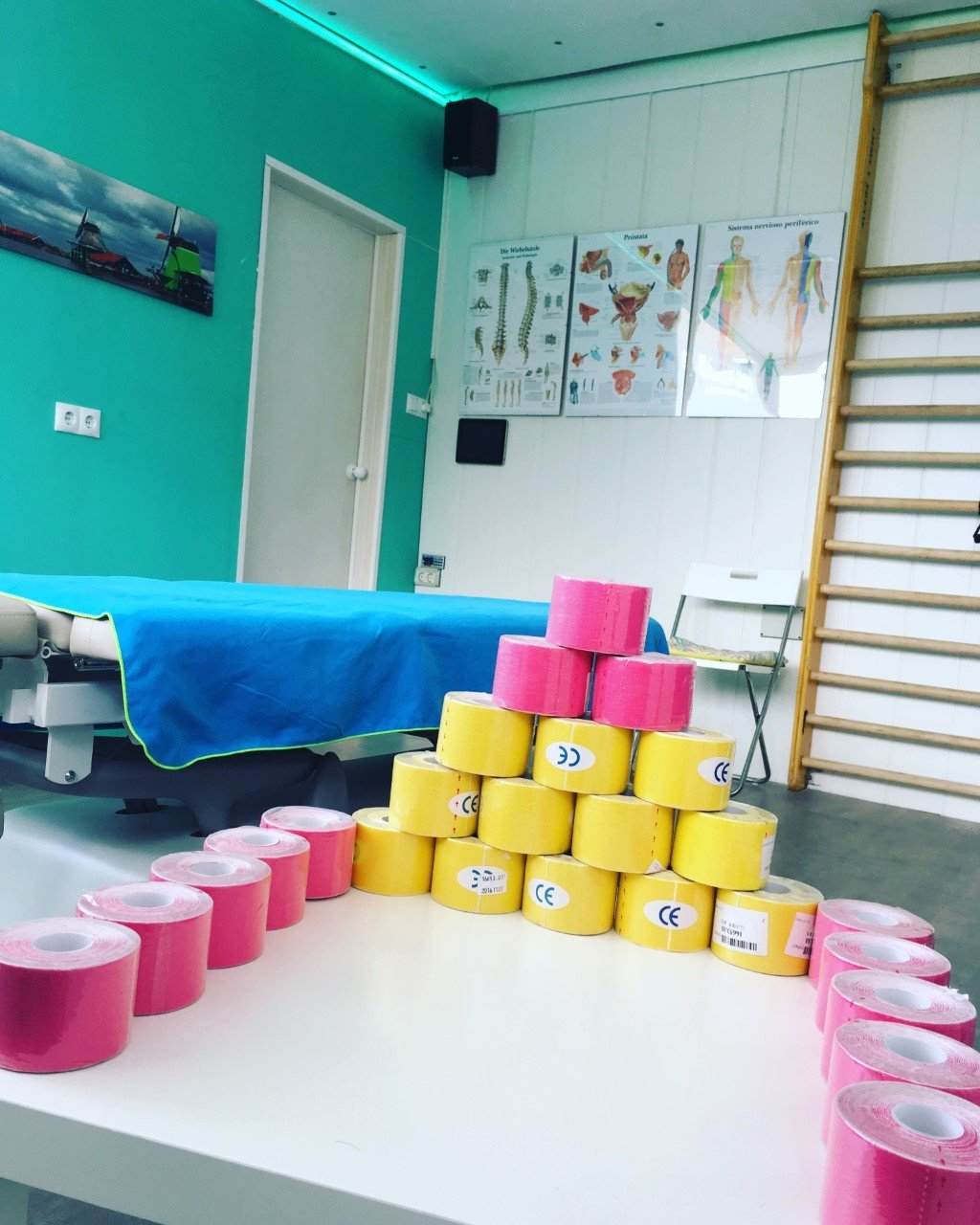 Material de vendaje (taping) en la clínica